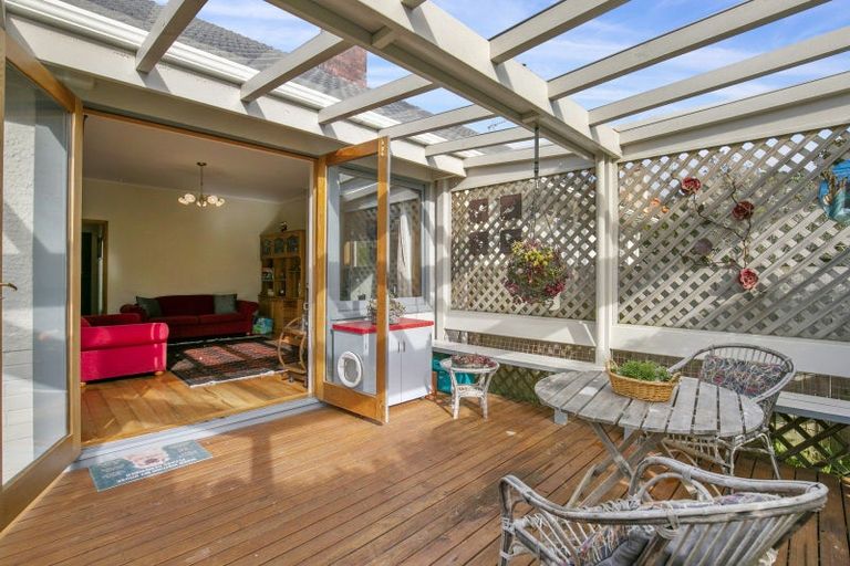 Photo of property in 17 Raumati Terrace, Khandallah, Wellington, 6035