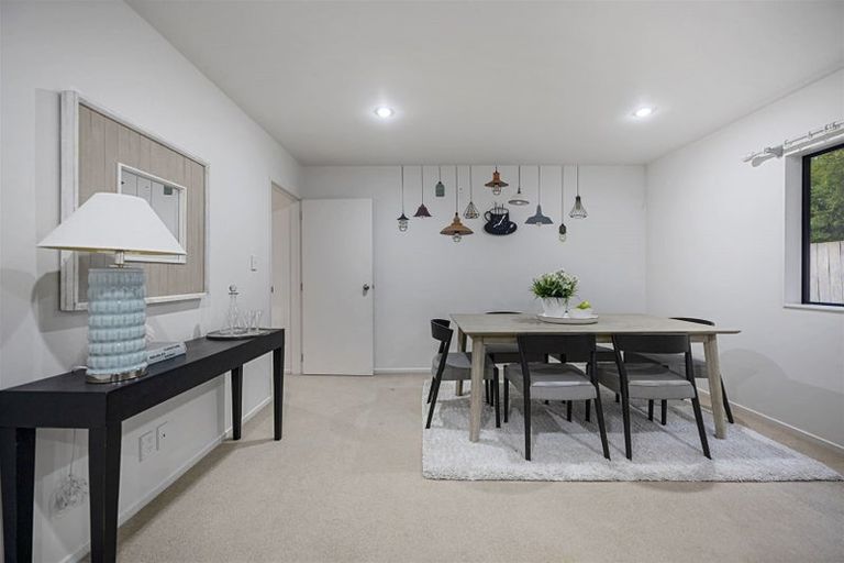 Photo of property in 209a Forrest Hill Road, Forrest Hill, Auckland, 0620