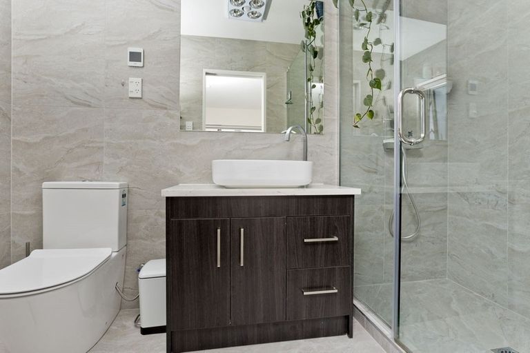 Photo of property in 1 Turutu Place, Long Bay, Auckland, 0630