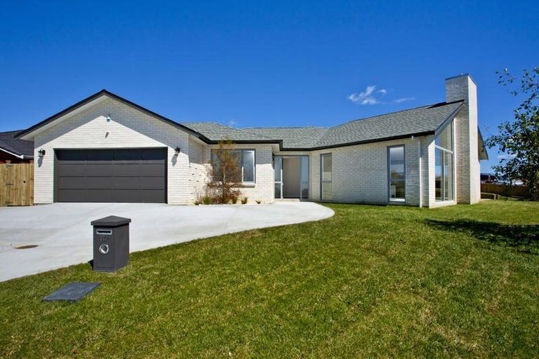 Photo of property in 217 Millwater Parkway, Silverdale, 0932