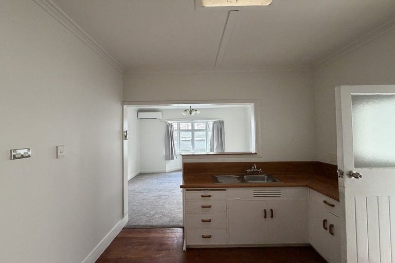 Photo of property in 3/44 Northland Road, Northland, Wellington, 6012