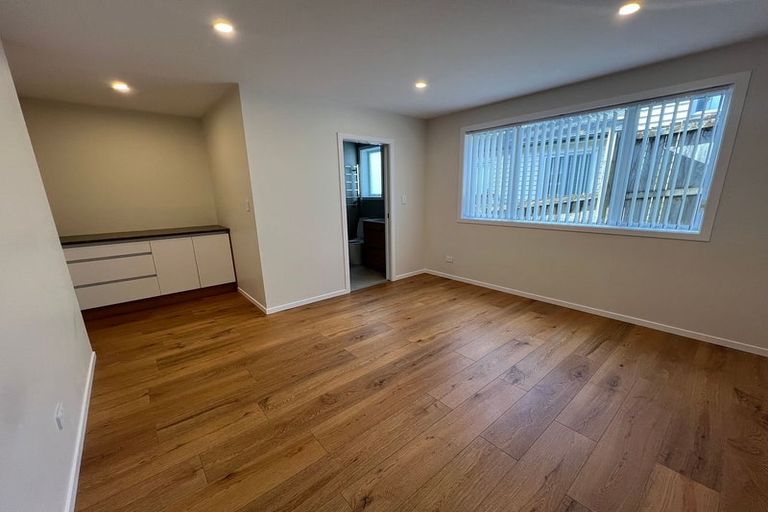 Photo of property in 62a Vandeleur Avenue, Birkdale, Auckland, 0626