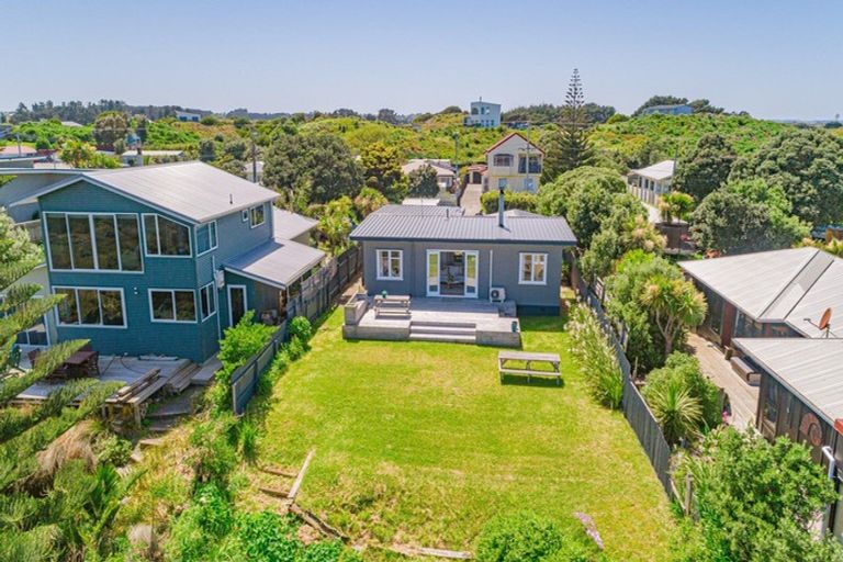 Photo of property in 133 Karaka Street, Castlecliff, Whanganui, 4501