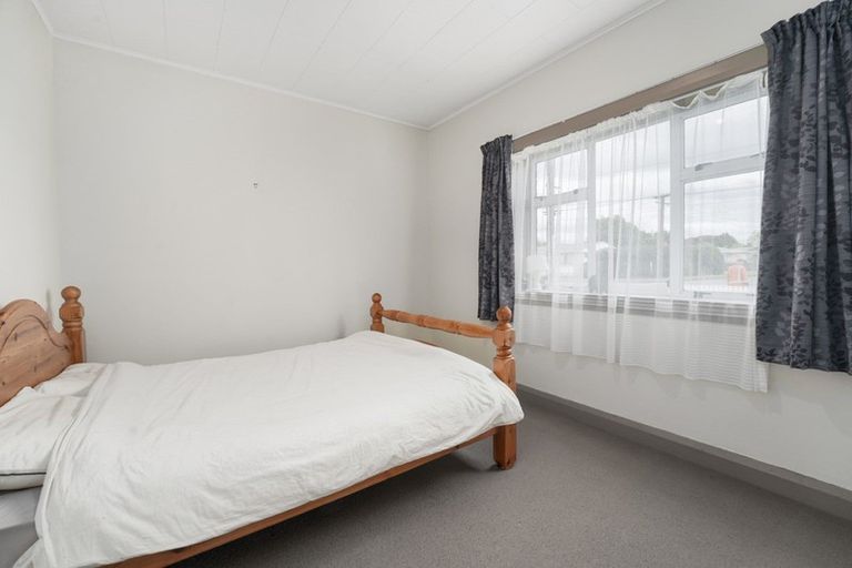 Photo of property in 22 Mako Mako Road, Levin, 5510