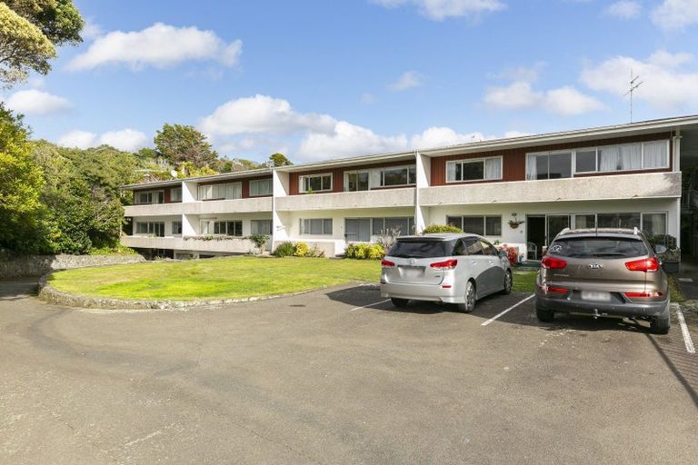 Photo of property in Standen Court, 1/90 Karori Road, Karori, Wellington, 6012