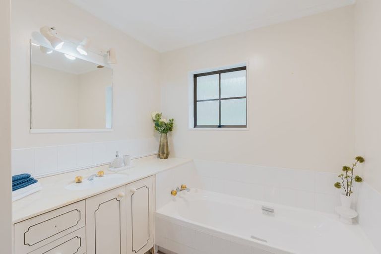 Photo of property in 39 Pohutukawa Drive, Pukete, Hamilton, 3200