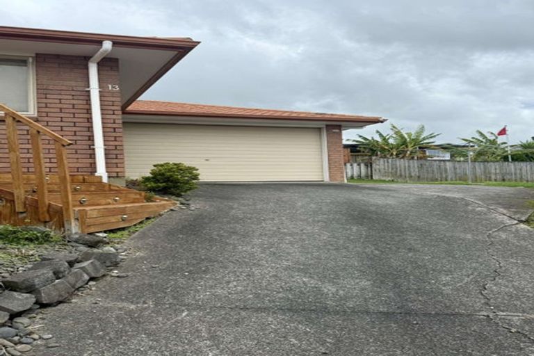 Photo of property in 13 Dovey Place, Massey, Auckland, 0614