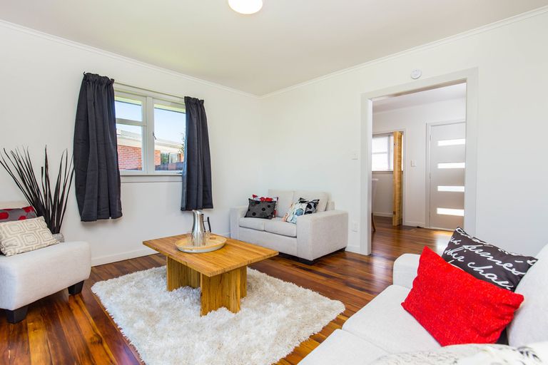 Photo of property in 28a Kelvin Road, Papakura, 2110