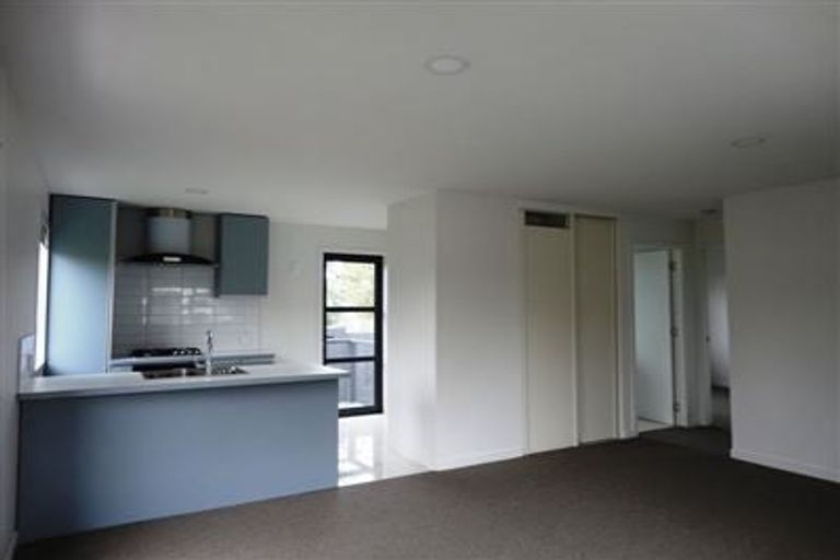 Photo of property in 14 Joshua Place, Weymouth, Auckland, 2103