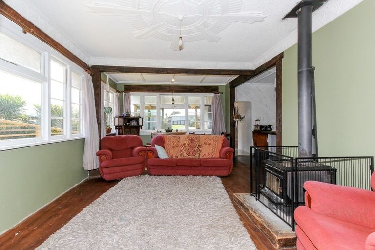 Photo of property in 8 Newbury Place, Waitara, 4320