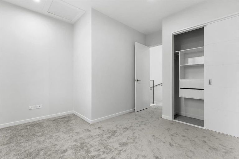 Photo of property in 27 Kuaha Road, Massey, Auckland, 0614