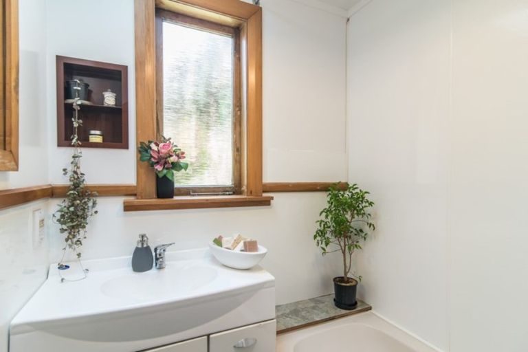 Photo of property in 64 Hatton Street, Karori, Wellington, 6012