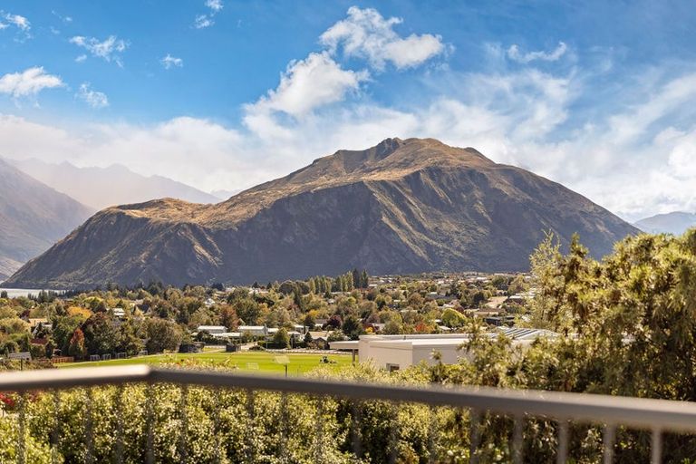 Photo of property in 74 Kings Drive, Wanaka, 9305