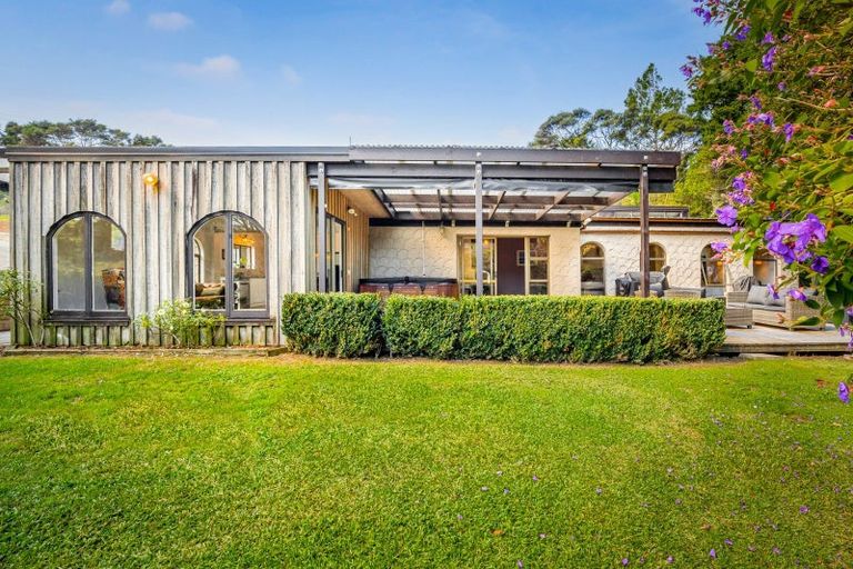 Photo of property in 225 Taylor Road, Waimauku, 0882