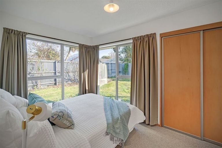 Photo of property in 1/195b Wairakei Road, Bryndwr, Christchurch, 8053