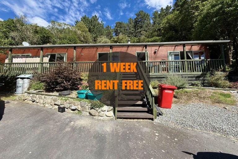 Photo of property in 116 Pinehaven Road, Pinehaven, Upper Hutt, 5019