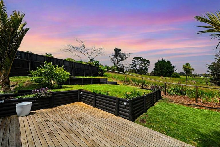 Photo of property in 9 Pine Avenue, Henderson, Auckland, 0612