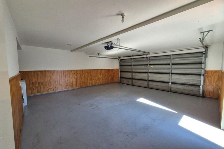 Photo of property in 17d Athol Terrace, Upper Riccarton, Christchurch, 8041