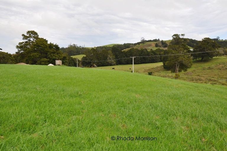 Photo of property in 12 Arahanga Road, Paparoa, 0571