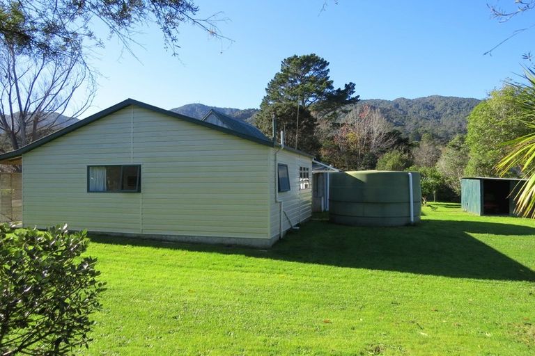 Photo of property in 30 Colville Road, Coromandel, 3506