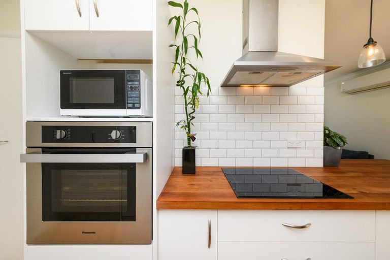 Photo of property in 140 Rangiora Avenue, Roslyn, Palmerston North, 4414