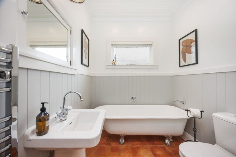 Photo of property in 75 Limbrick Street, Terrace End, Palmerston North, 4410