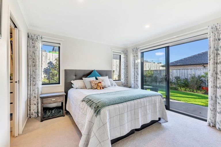 Photo of property in 12 Rehua Place, Waiwhakaiho, New Plymouth, 4312