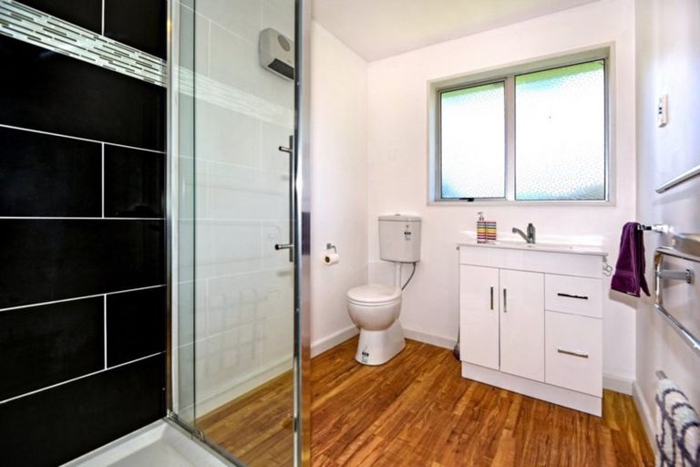 Photo of property in 9 Dunedin Street, Redwood, Christchurch, 8051