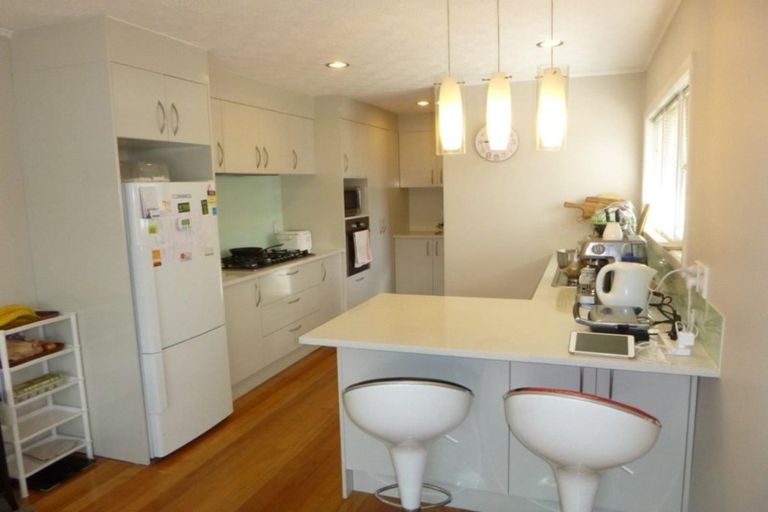 Photo of property in 16 Waione Avenue, Te Atatu Peninsula, Auckland, 0610