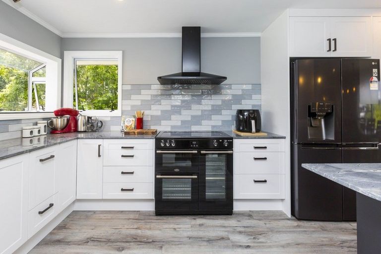 Photo of property in 27 Kentucky Street, Totara Park, Upper Hutt, 5018