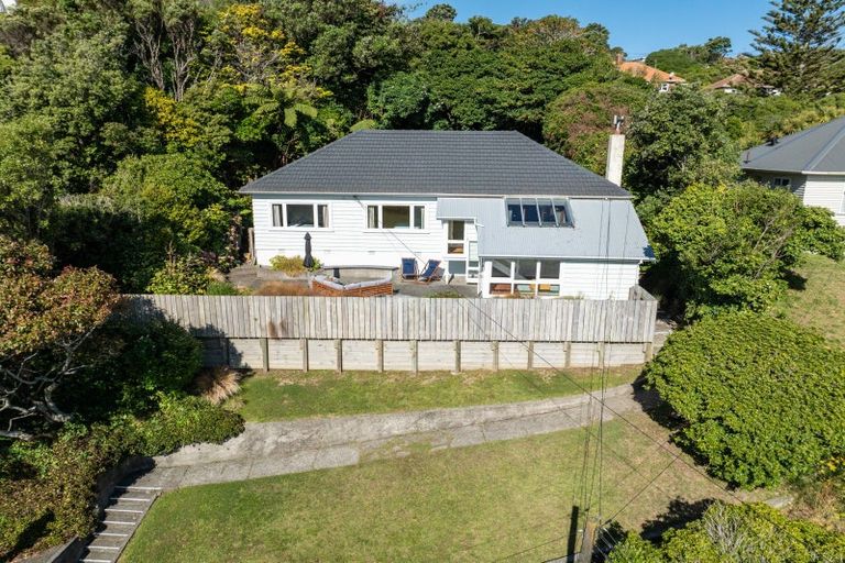 Photo of property in 104 Curtis Street, Northland, Wellington, 6012