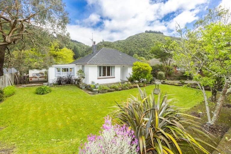 Photo of property in 107 Akatarawa Road, Birchville, Upper Hutt, 5018