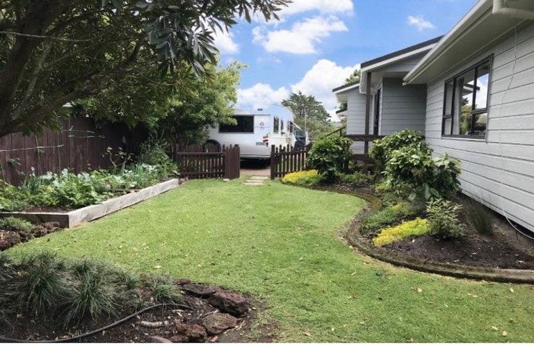Photo of property in 12 Crampton Court, Orewa, 0931