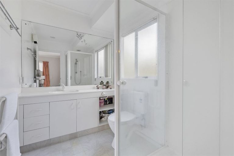 Photo of property in 47 Palmcrest Grove, Highland Park, Auckland, 2010