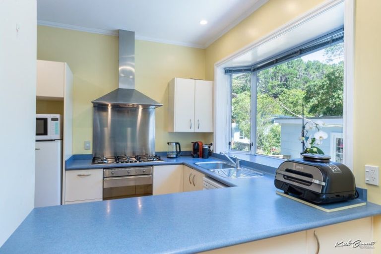 Photo of property in 33 Elmslie Road, Pinehaven, Upper Hutt, 5019