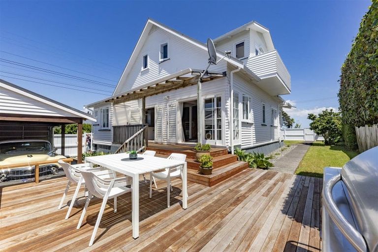 Photo of property in 86 Astley Avenue, New Lynn, Auckland, 0600