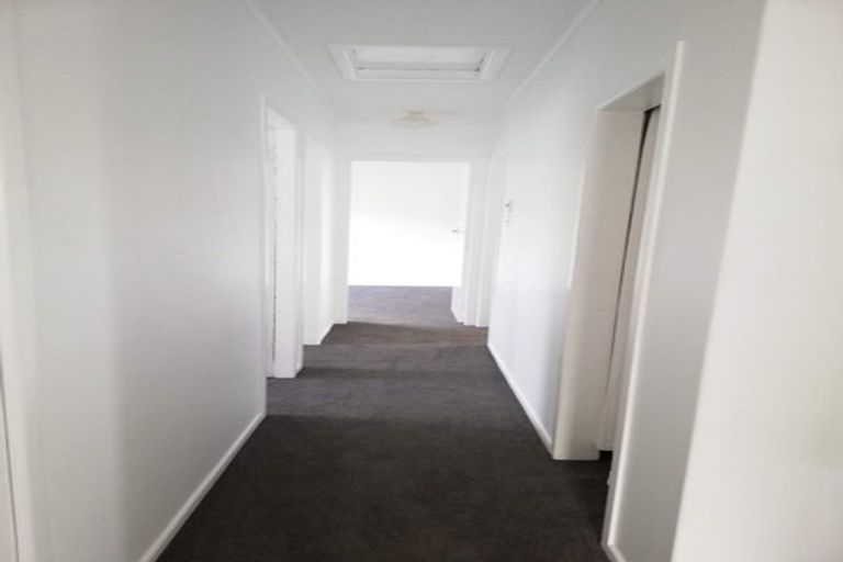Photo of property in 17 Cypress Drive, Maungaraki, Lower Hutt, 5010