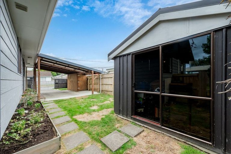 Photo of property in 3 Michael Road, Paraparaumu Beach, Paraparaumu, 5032