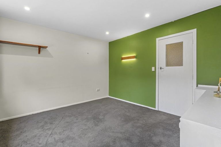Photo of property in 20b Kellsmere Crescent, Island Bay, Wellington, 6023
