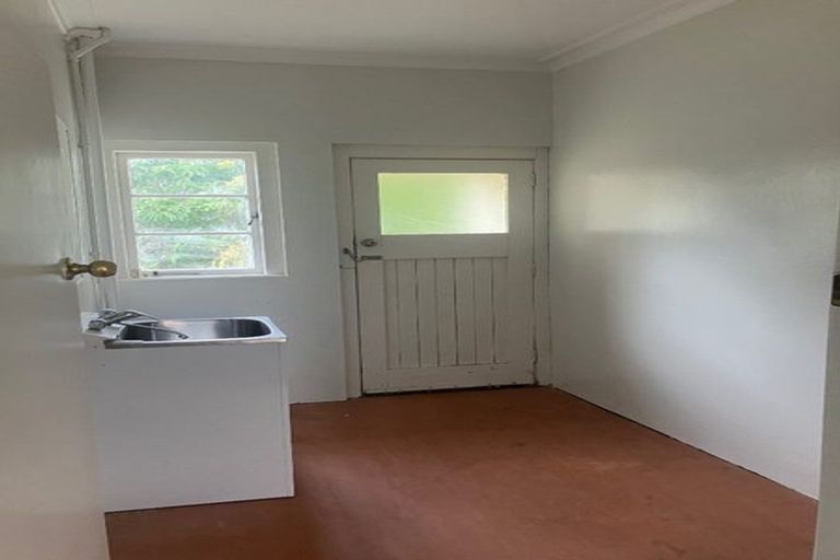 Photo of property in 10 Masters Avenue, Hillcrest, Hamilton, 3216