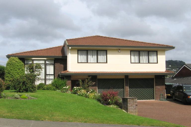 Photo of property in 63 Thatcher Crescent, Crofton Downs, Wellington, 6035