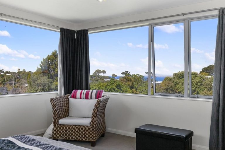 Photo of property in 4 Rock Isle Road, Torbay, Auckland, 0630