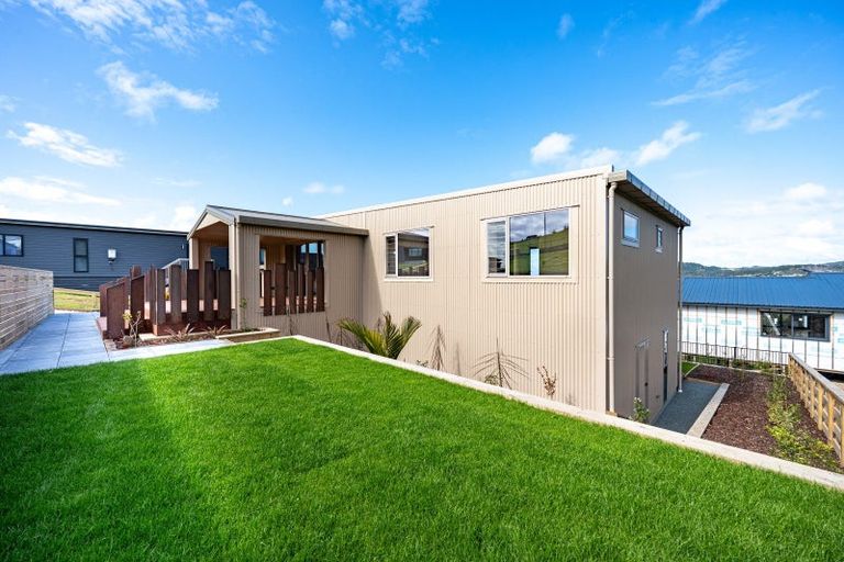 Photo of property in 5 Blue Moon Rise, Langs Beach, 0582