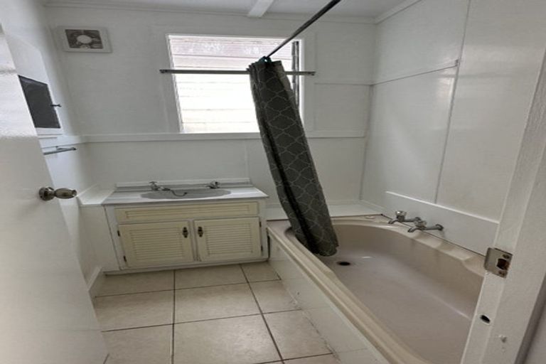 Photo of property in 68-70 Pirie Street, Mount Victoria, Wellington, 6011