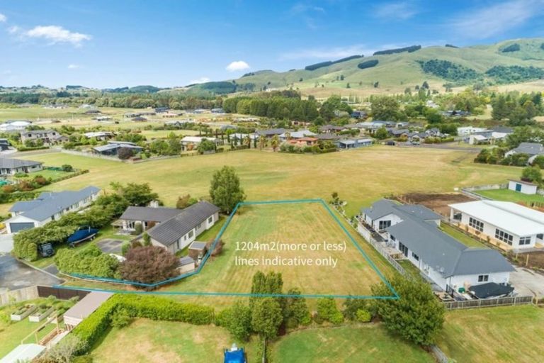Photo of property in 47 Montgomery Crescent, Kinloch, Taupo, 3377