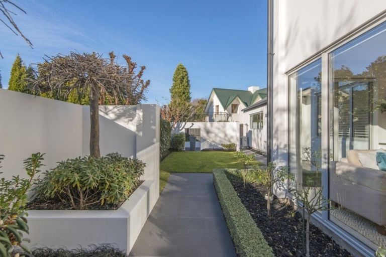 Photo of property in 5 Denley Gardens, Avonhead, Christchurch, 8042