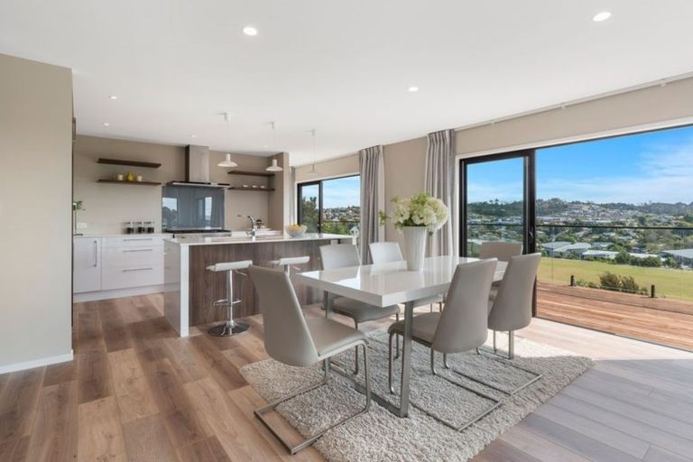 Photo of property in 10 Waititiro Rise, Stanmore Bay, Whangaparaoa, 0932