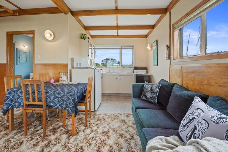 Photo of property in 511 Waikawa-curio Bay Road, Curio Bay, Tokanui, 9884