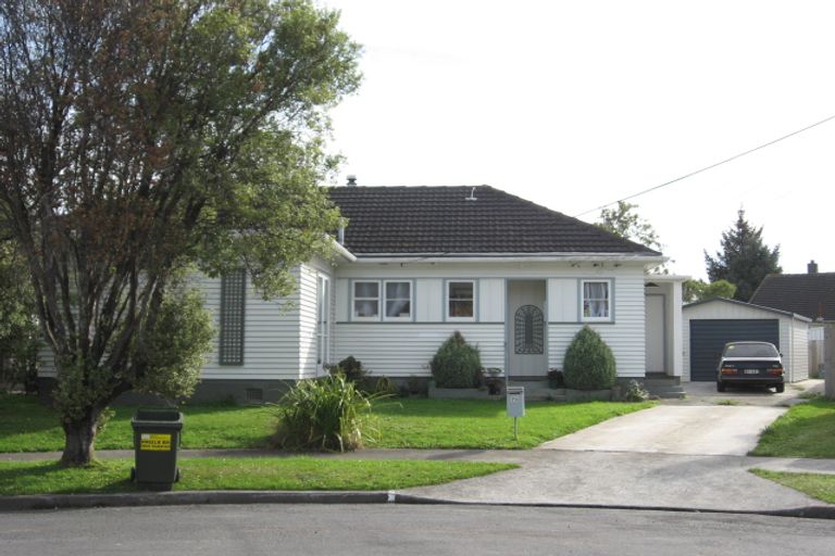 Photo of property in 77 Hall Crescent, Epuni, Lower Hutt, 5011