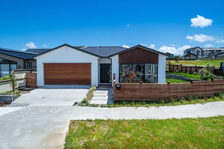 Photo of property in 15 Croatia Avenue, Huapai, Kumeu, 0810